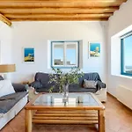 Semesterbostad Lighthouse - Private Pool - Unlimited Sea View - 6 Pax